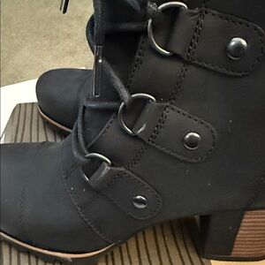 SOREL NWT Black Lace Up Women's Boots